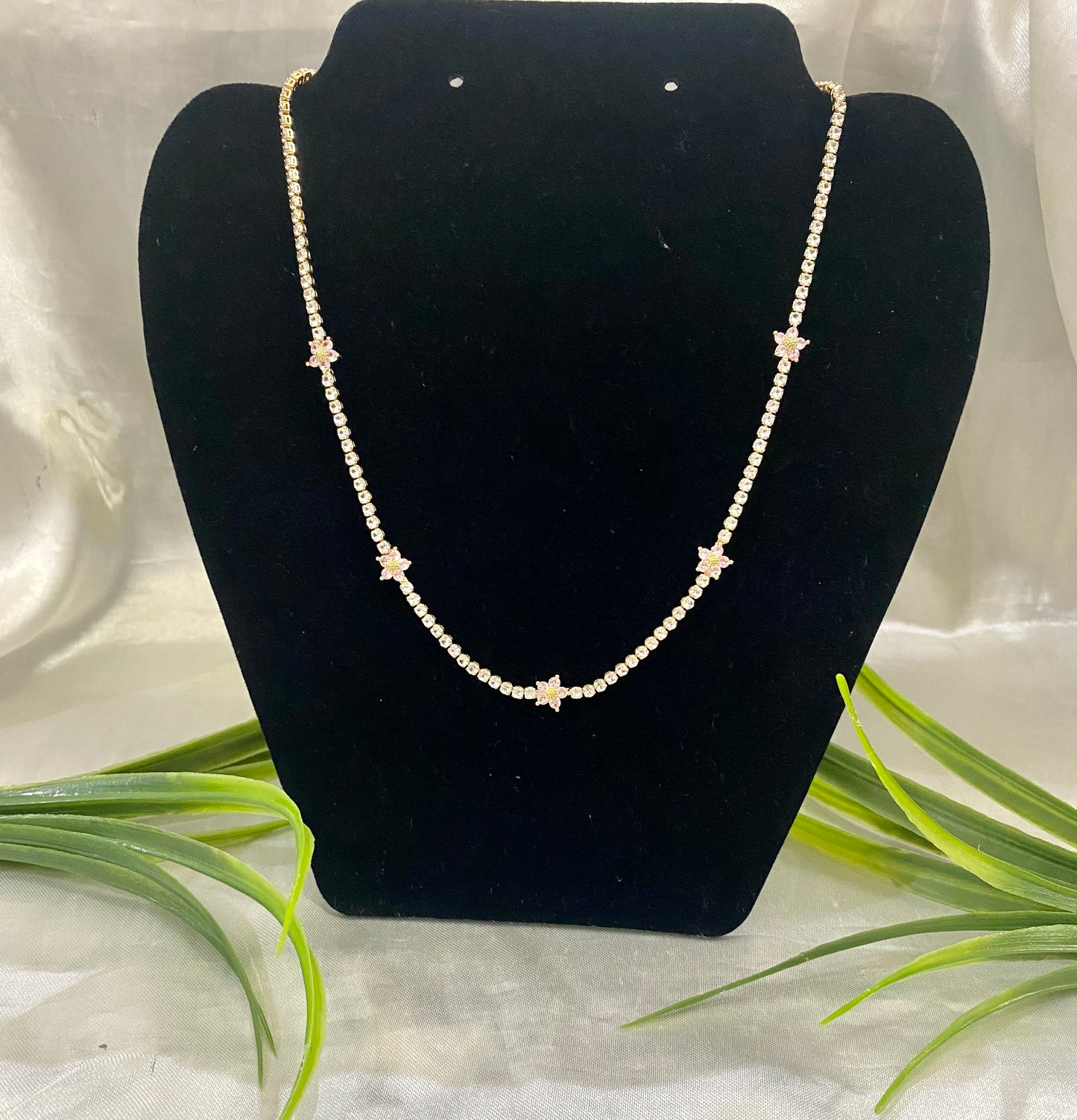 Collar Zirconia Flores rosas