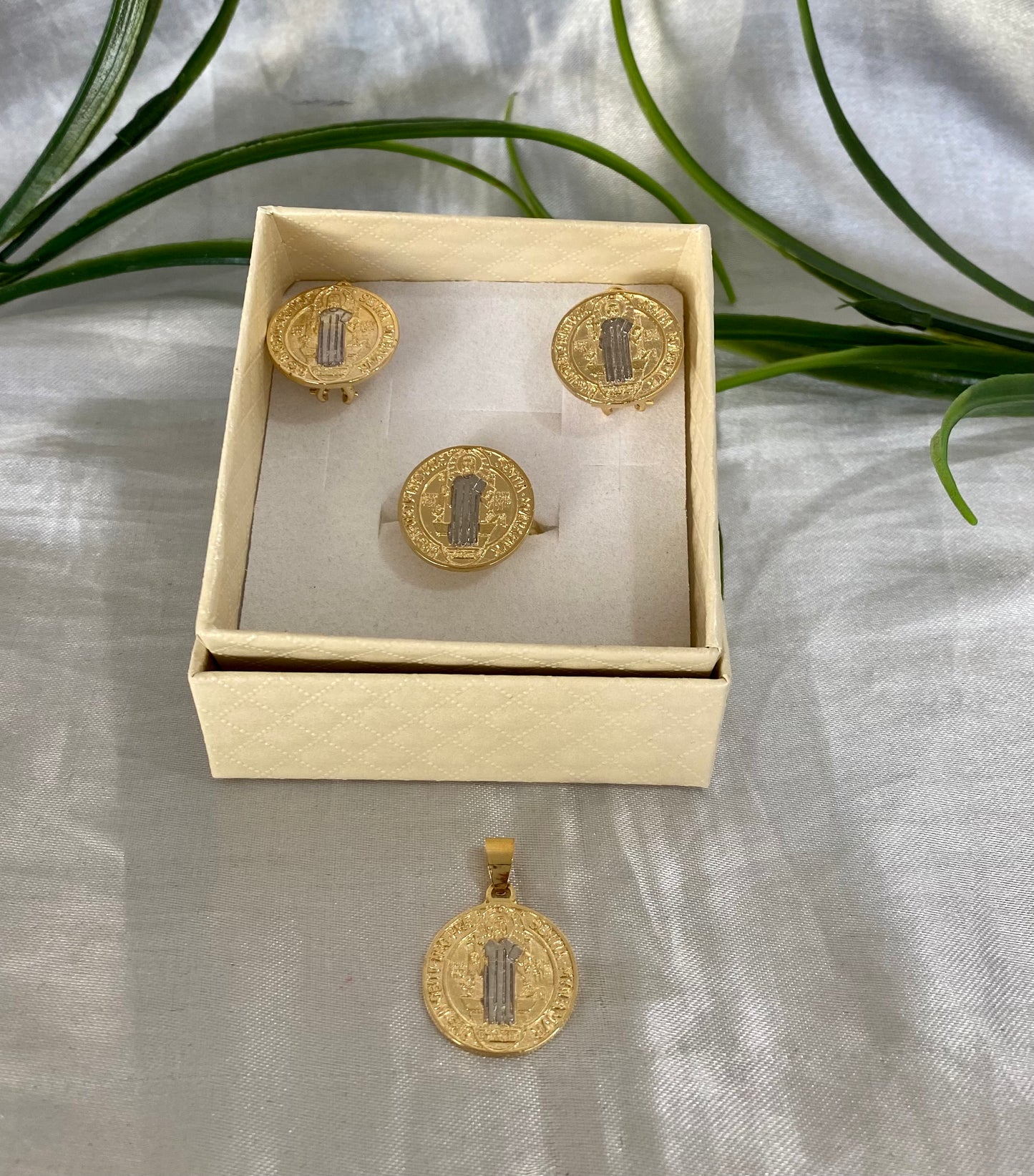 Juego de San Benito bicolor