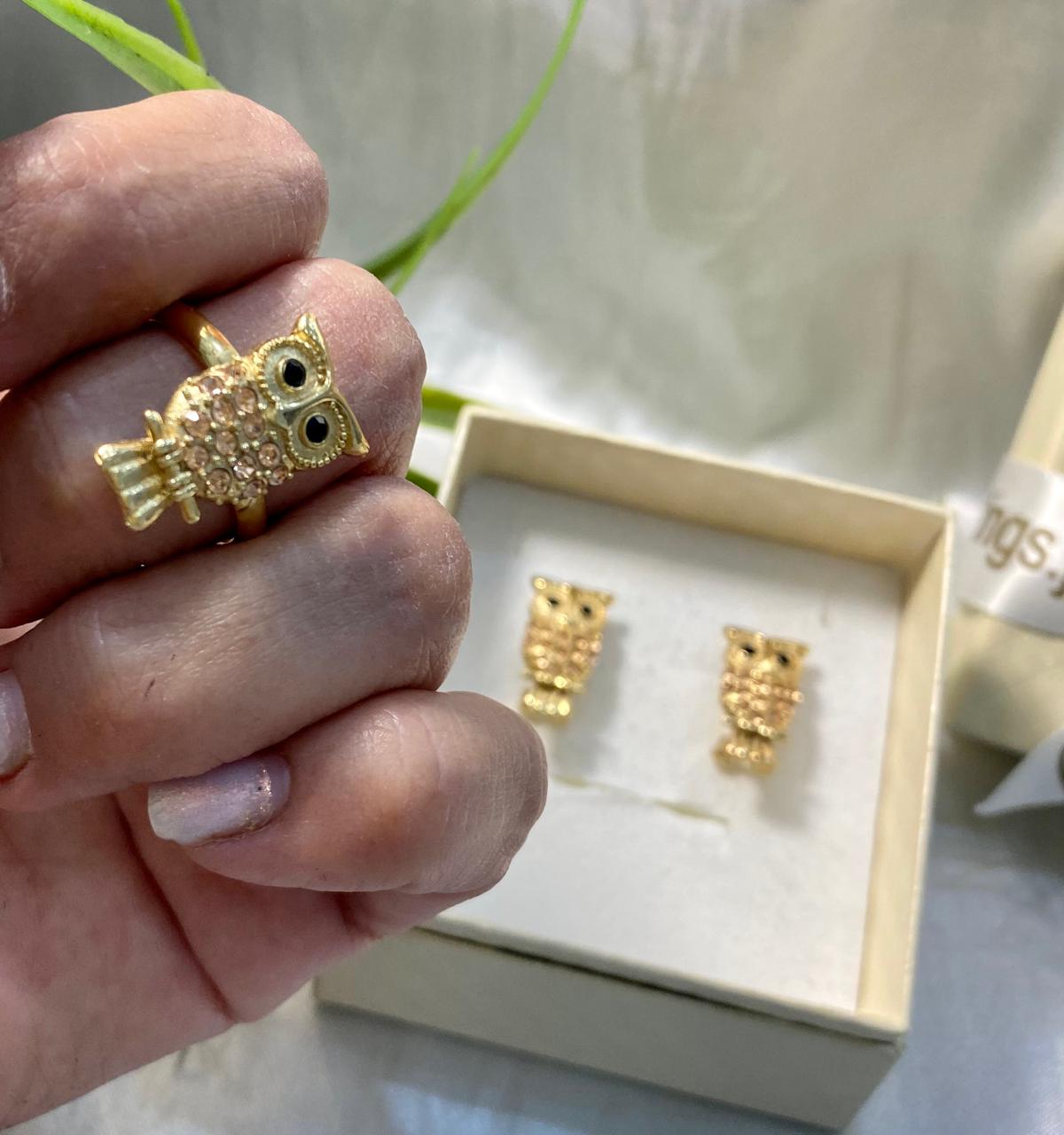 Juego de aretes y anillo en forma de Búho, Chapa de oro.