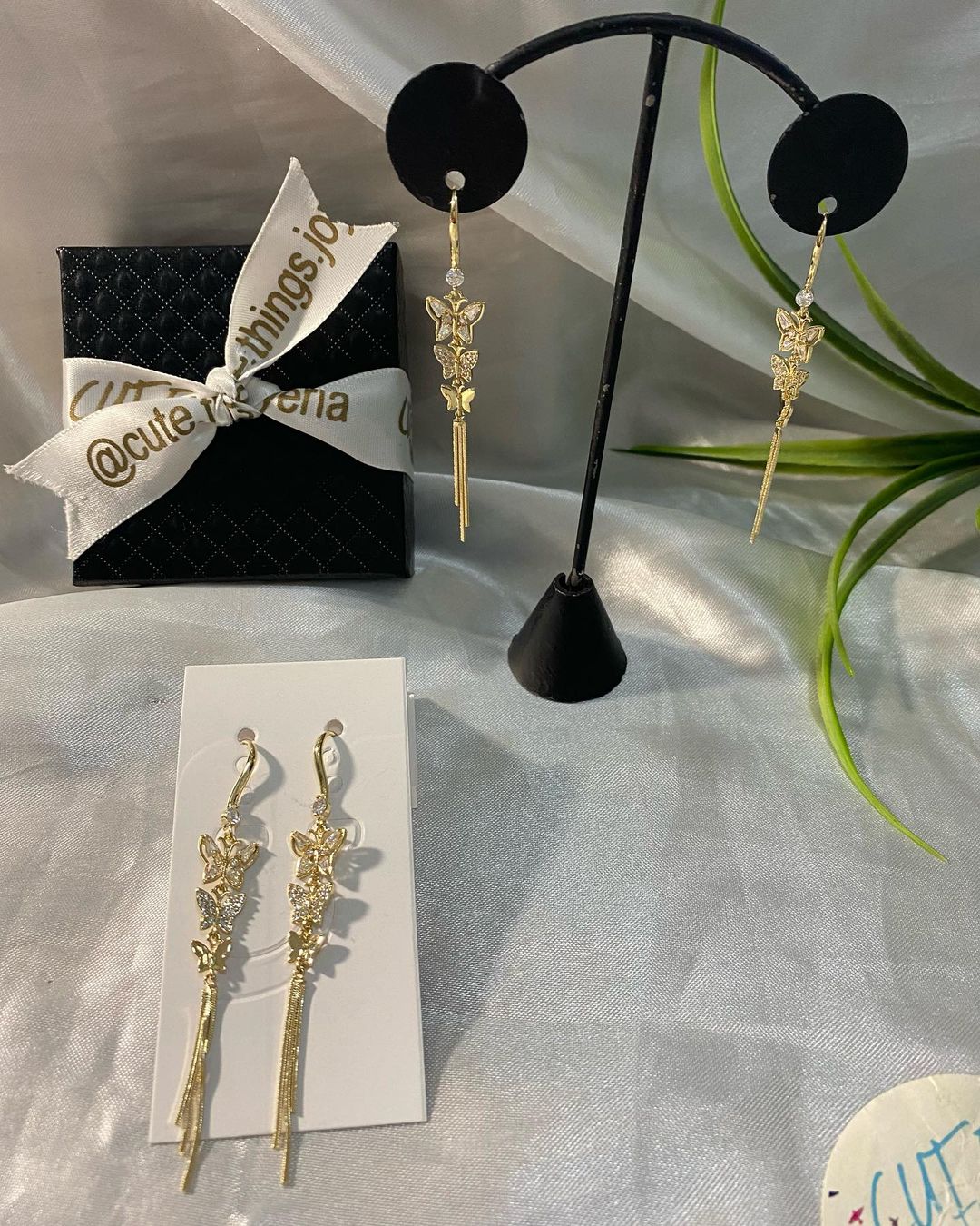 Aretes triple mariposa Chapa de oro