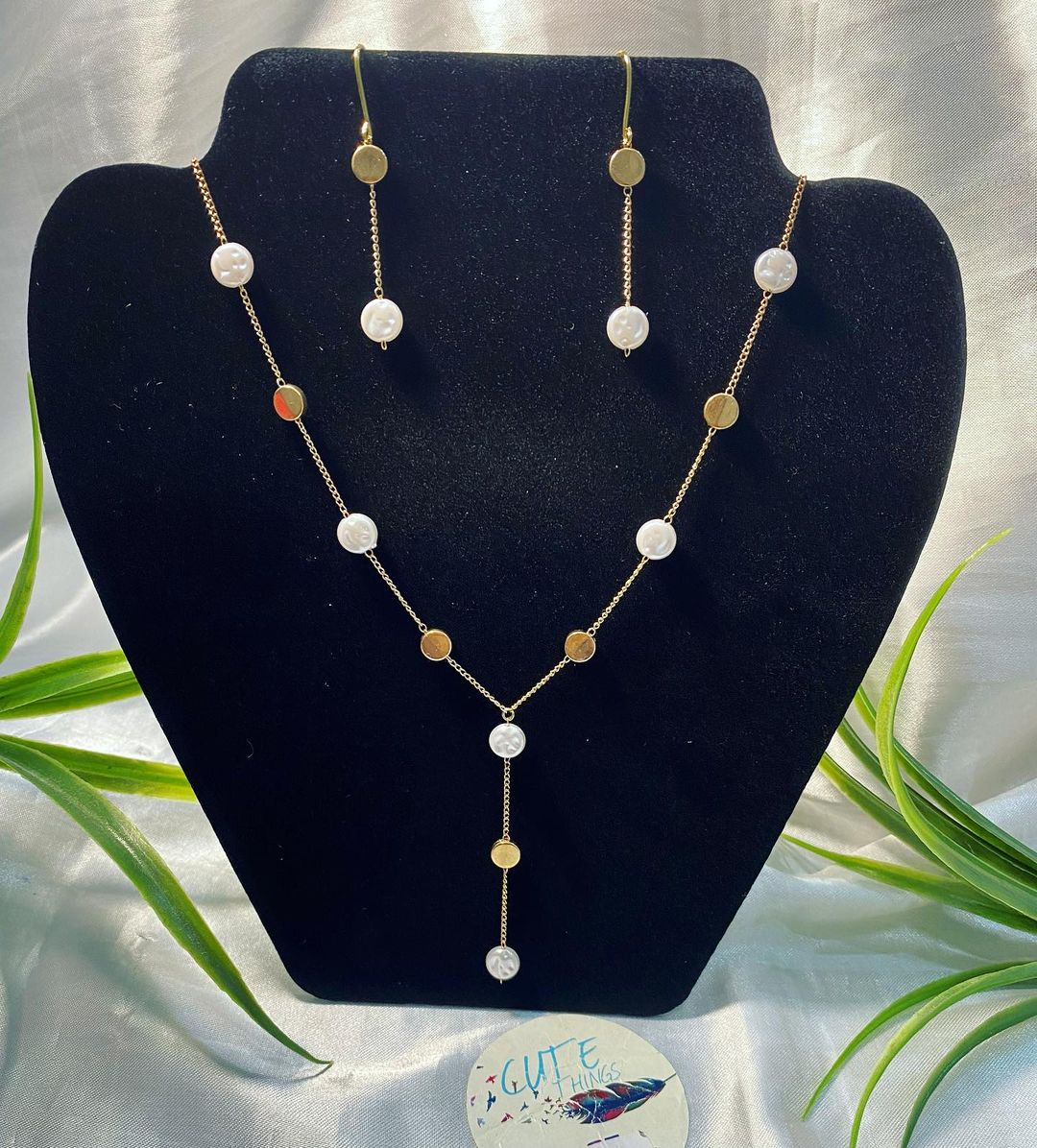 Collar con Luneta de Perla acrílica