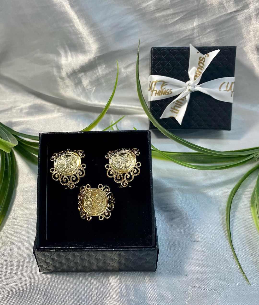 Juego de aretes y anillo de moneda tipo centenario chapa de oro