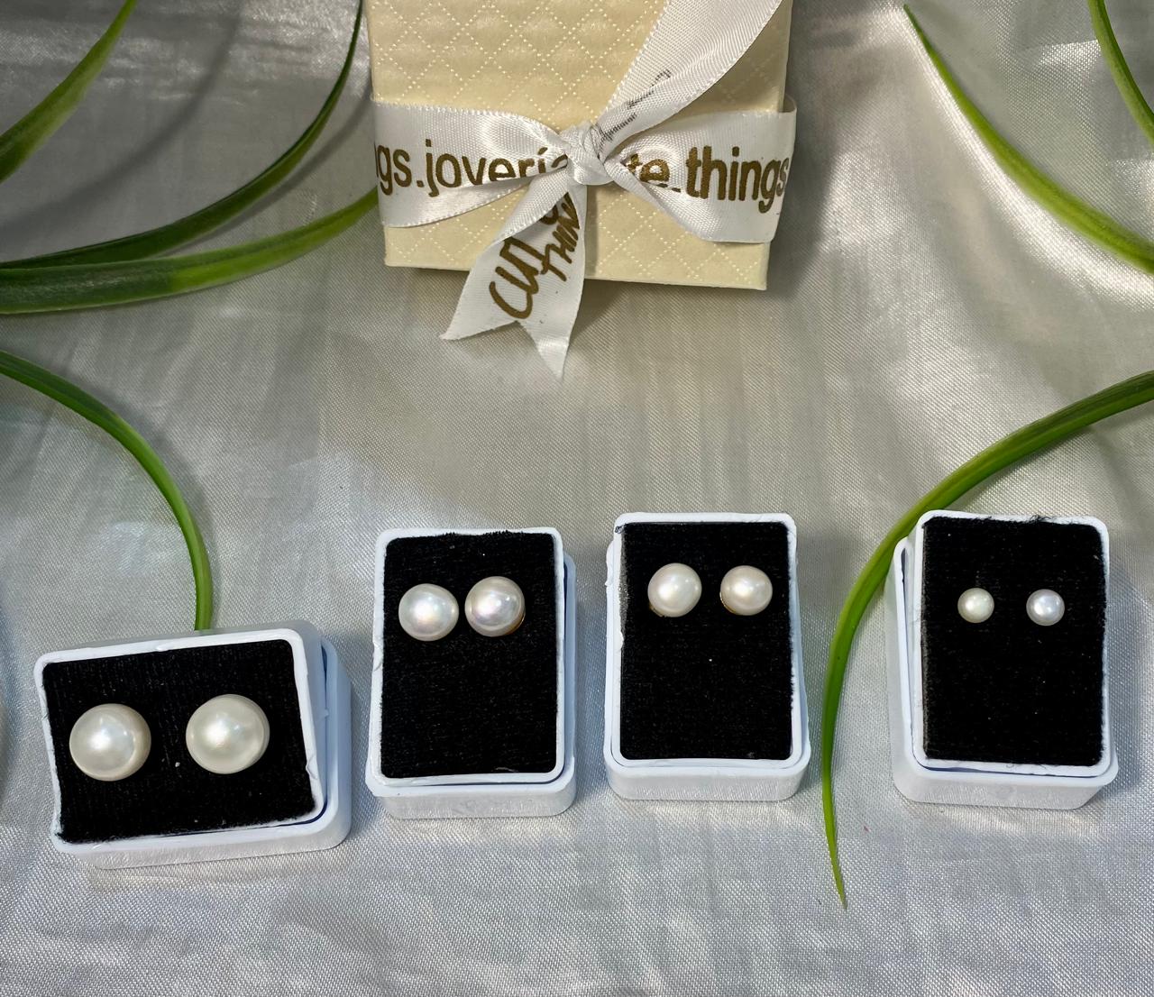 Arete de poste con Perla de Río, 4 tamaños, Chapa de oro