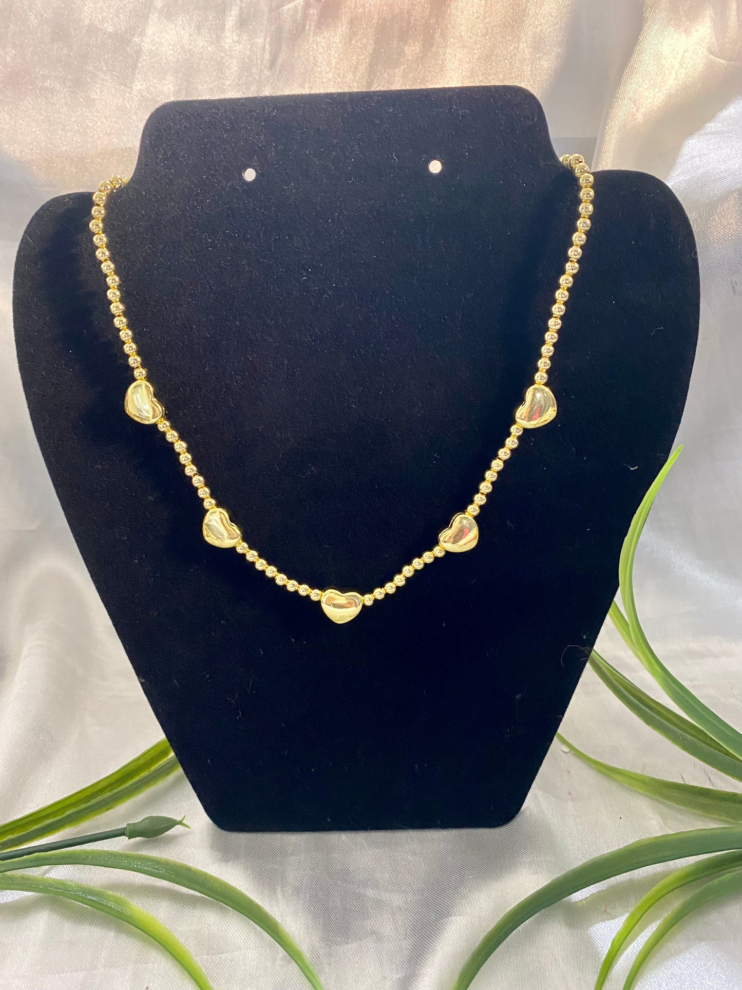 Collar con corazones