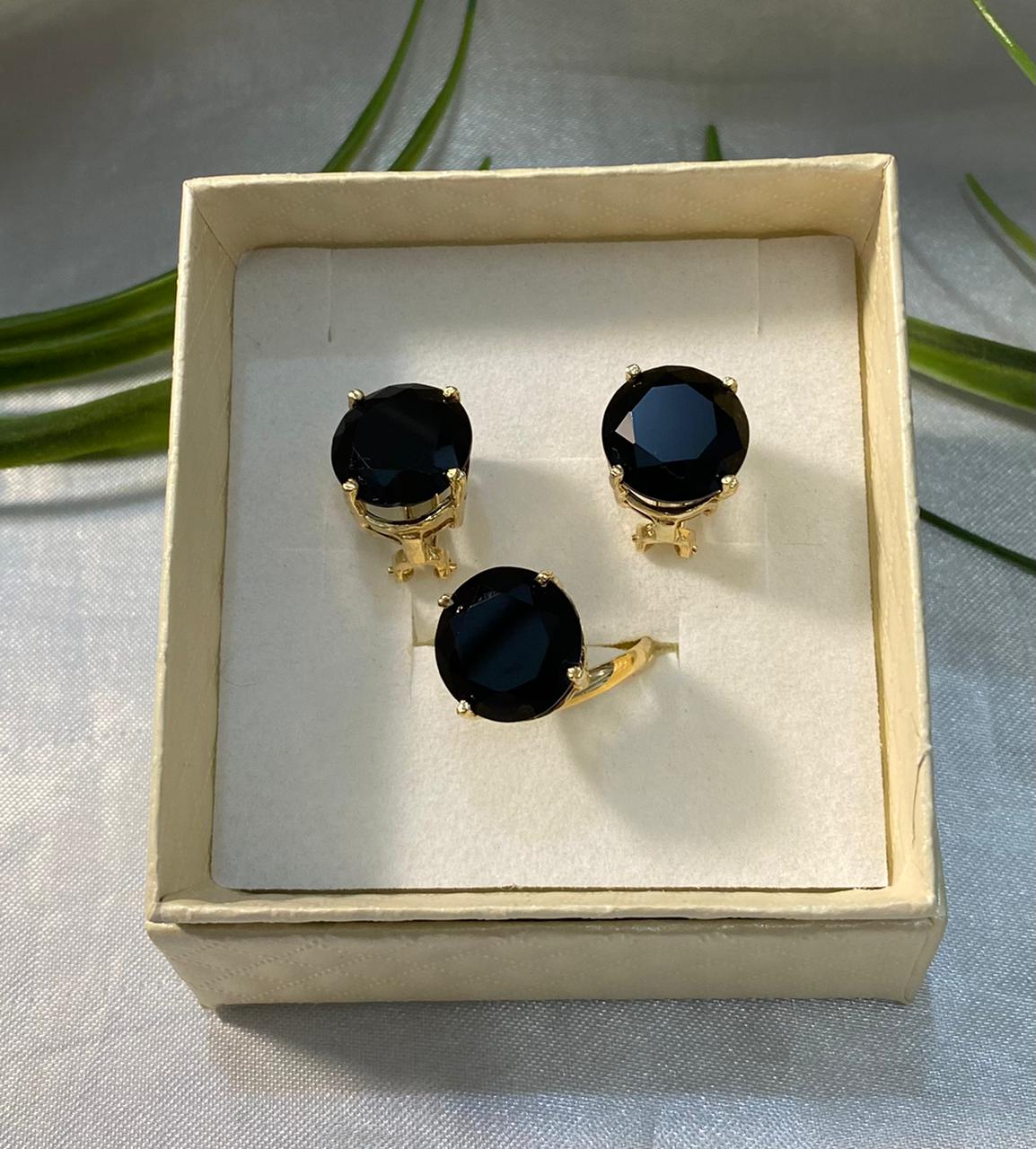 Juego de aretes y anillo, Chapa de oro