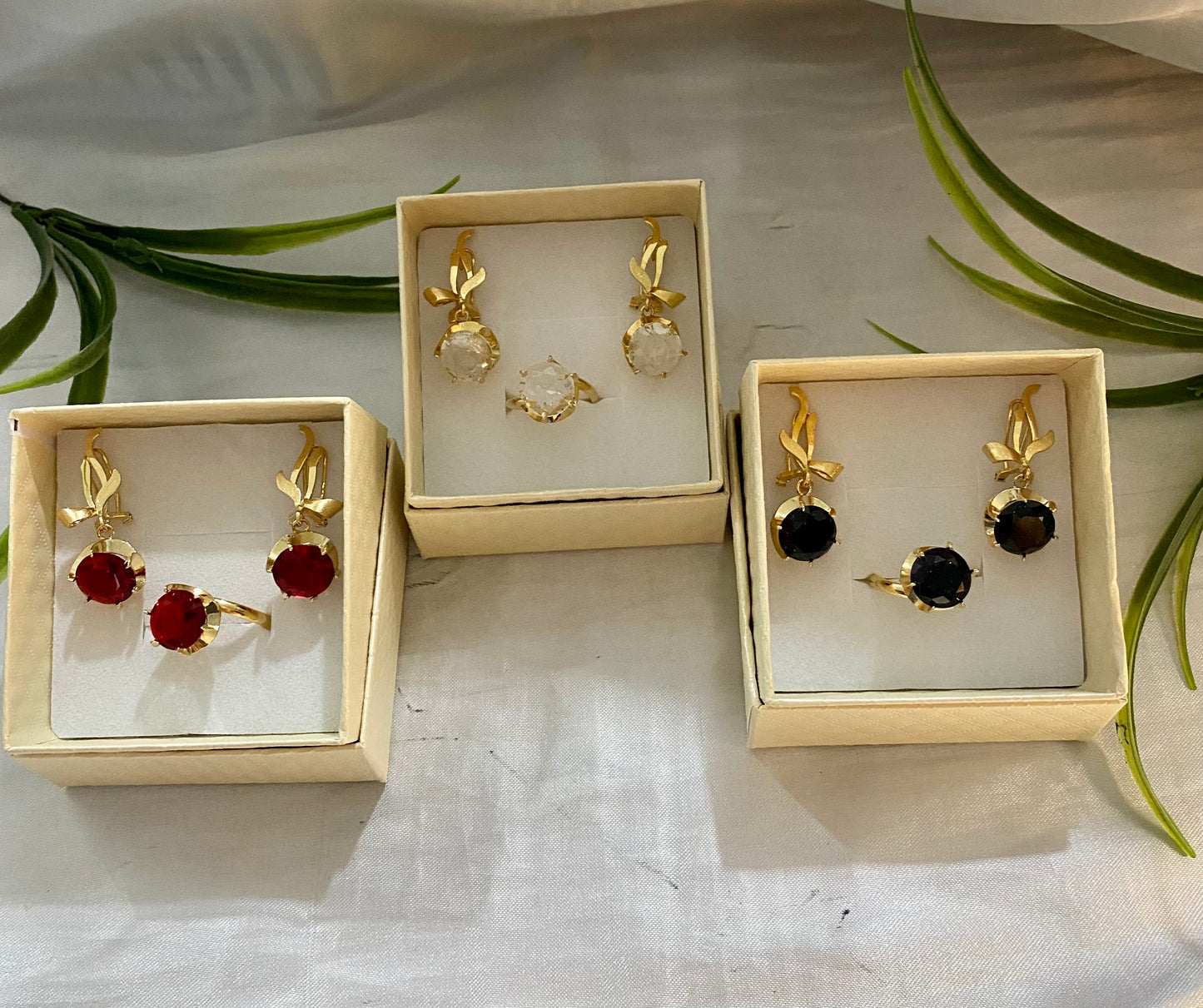 Juego con piedra redonda colgante