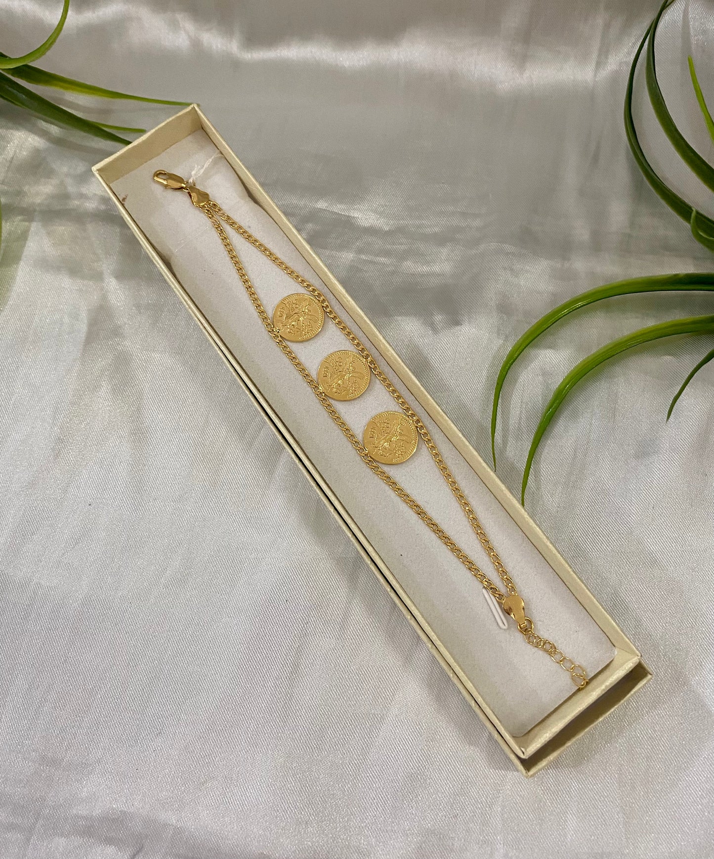 Pulso 3 monedas tipo centenario, Cadena barbada