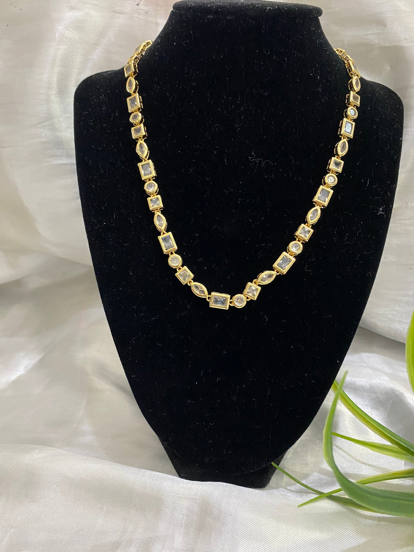 Collar figuras Zirconias