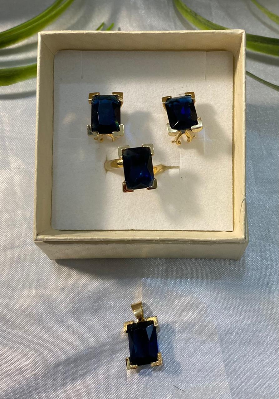 Juego de aretes y anillo , Chapa de oro