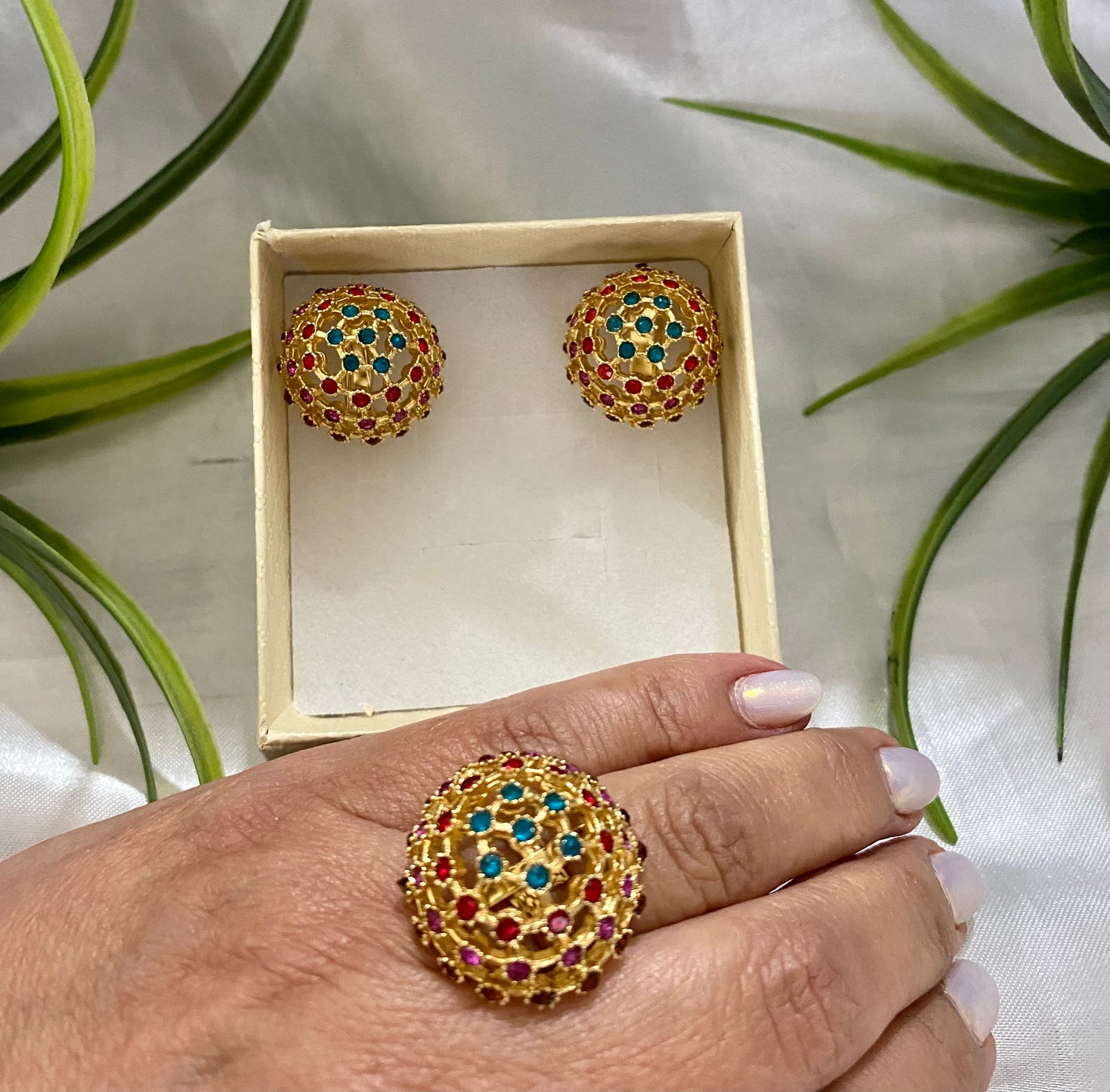 Juego de aretes y anillo