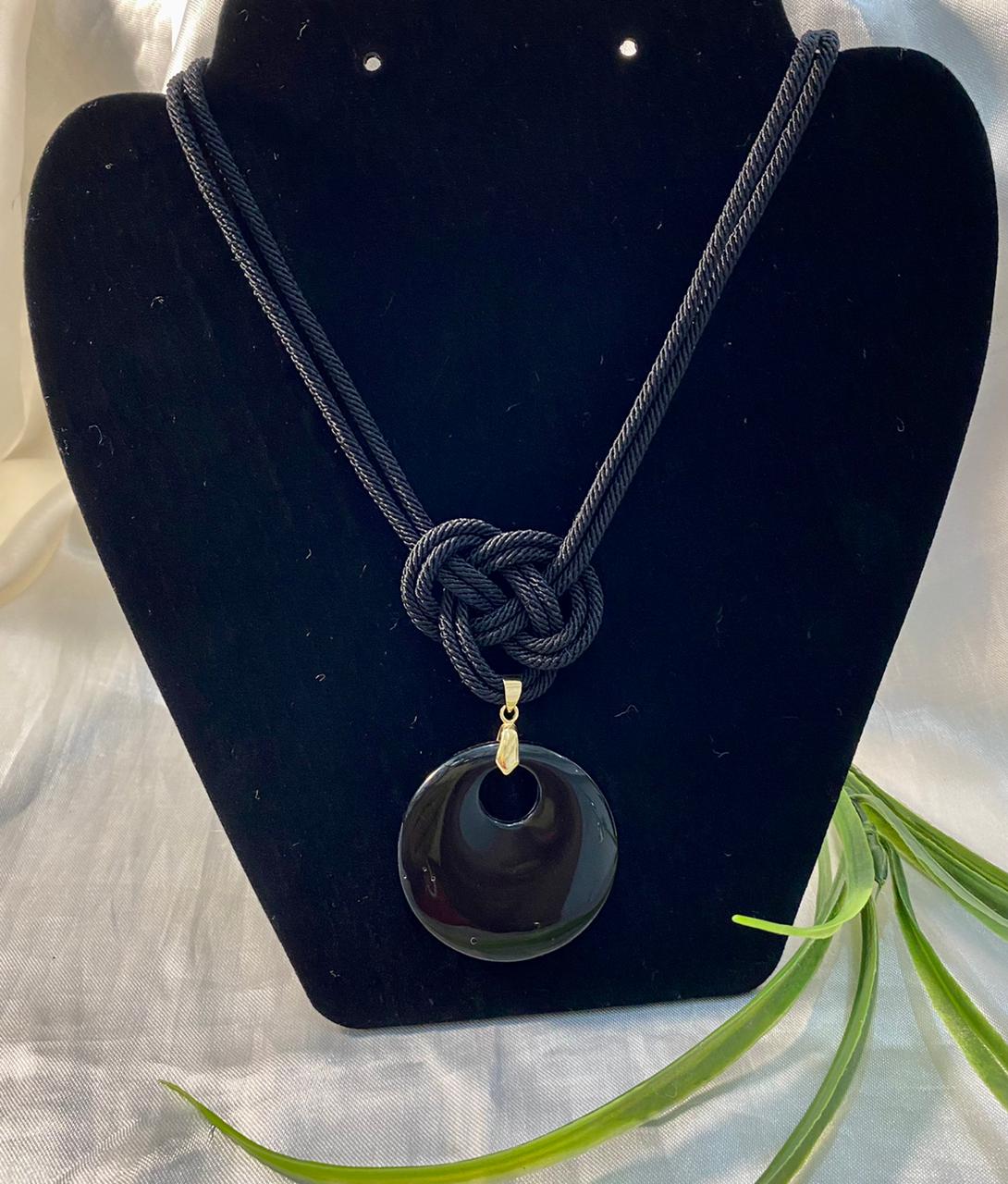 collares con piedra de Quarzo