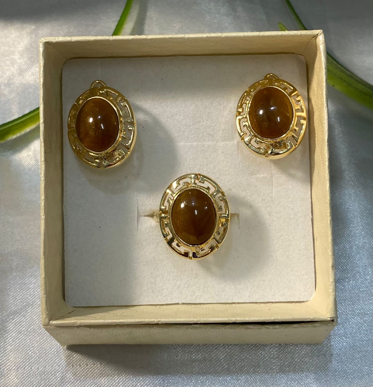 Juegos de aretes y anillos , Chapa de oro