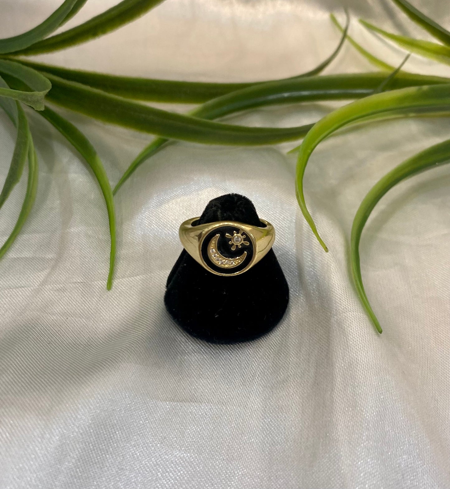 Anillo con luna y estrella