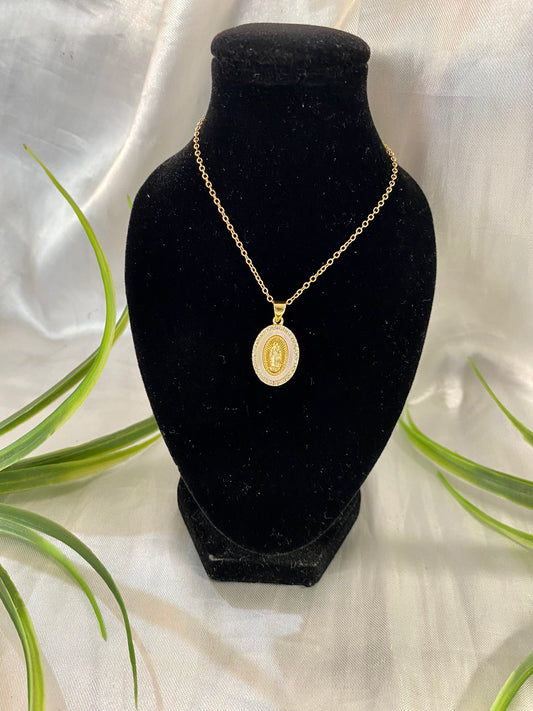 Cadena con dije Virgen de Guadalupe