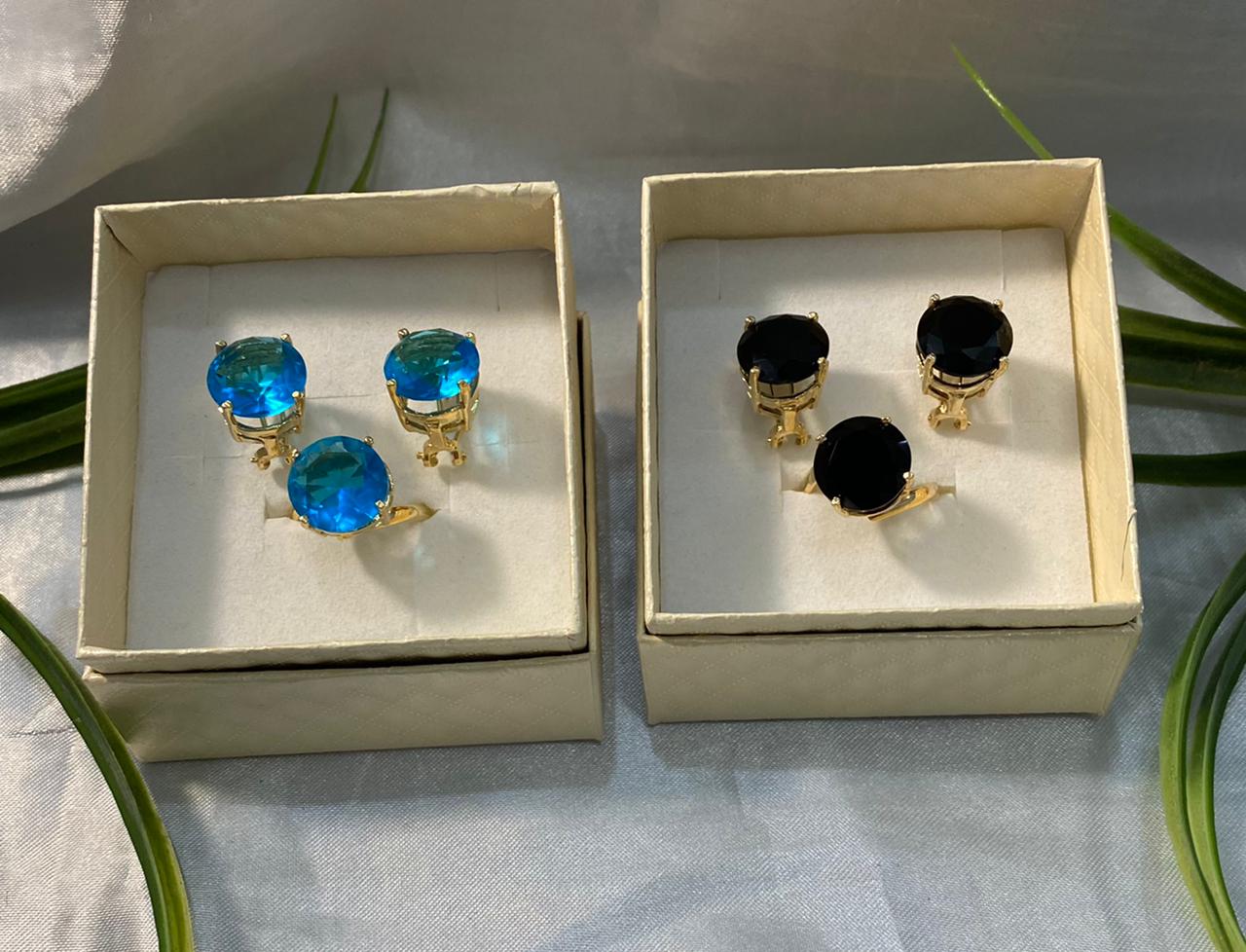 Juego de aretes y anillo, Chapa de oro