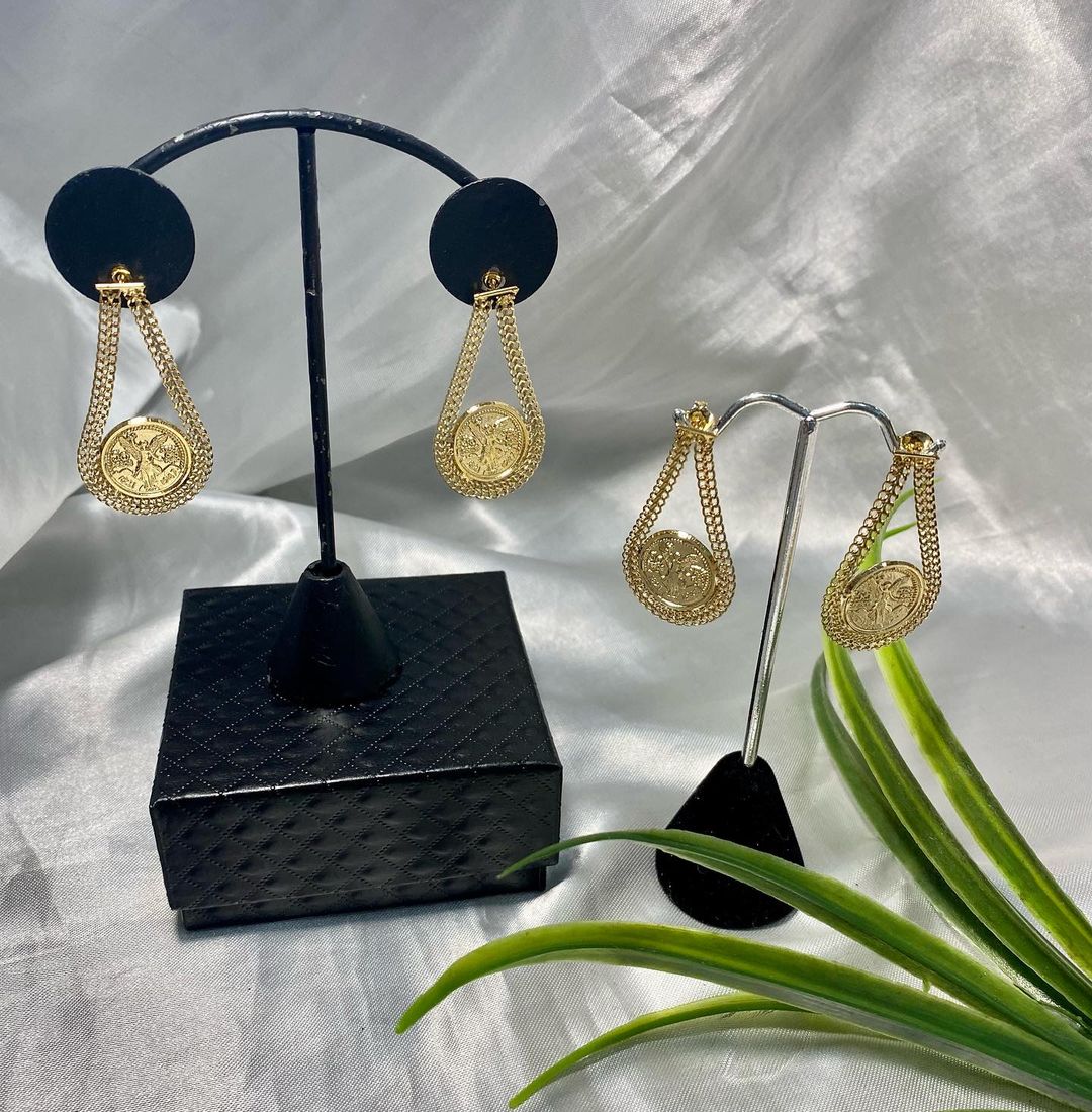 Aretes con moneda Chapa de oro