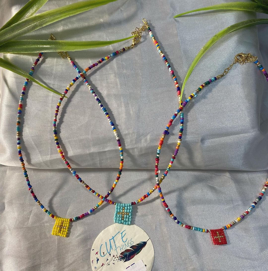 Collares con escapularios