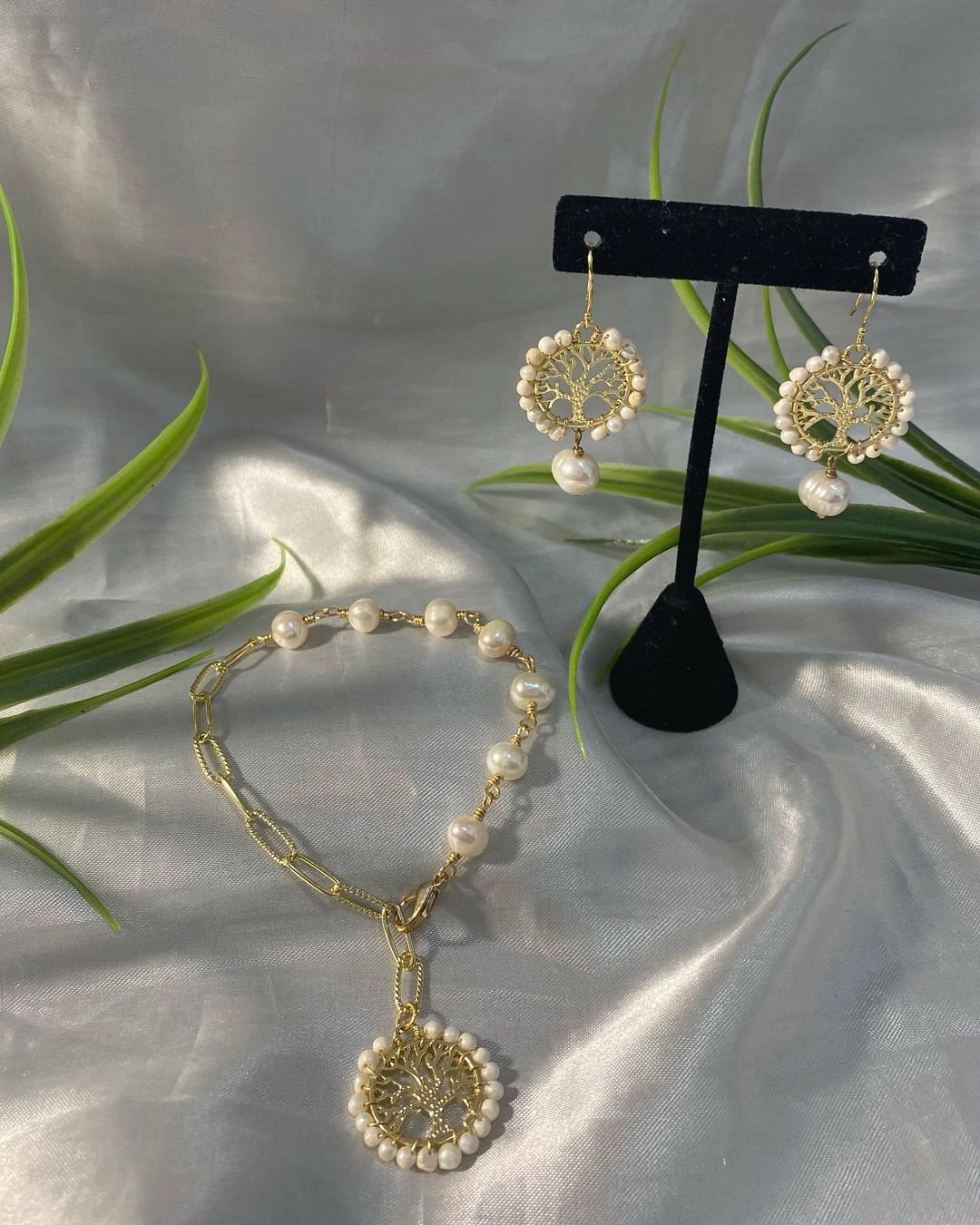 juego de pulsera y aretes Perla de Río