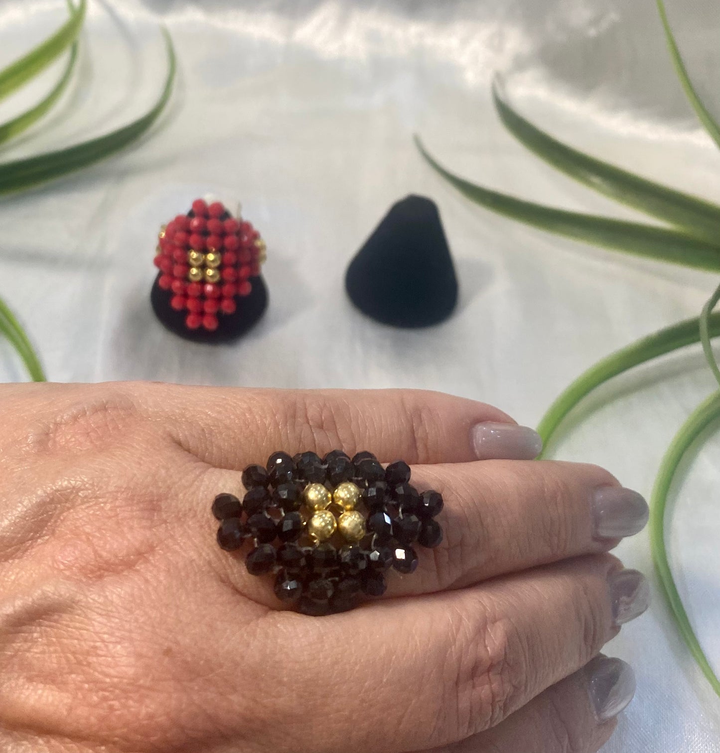 Anillo rombo de piedras