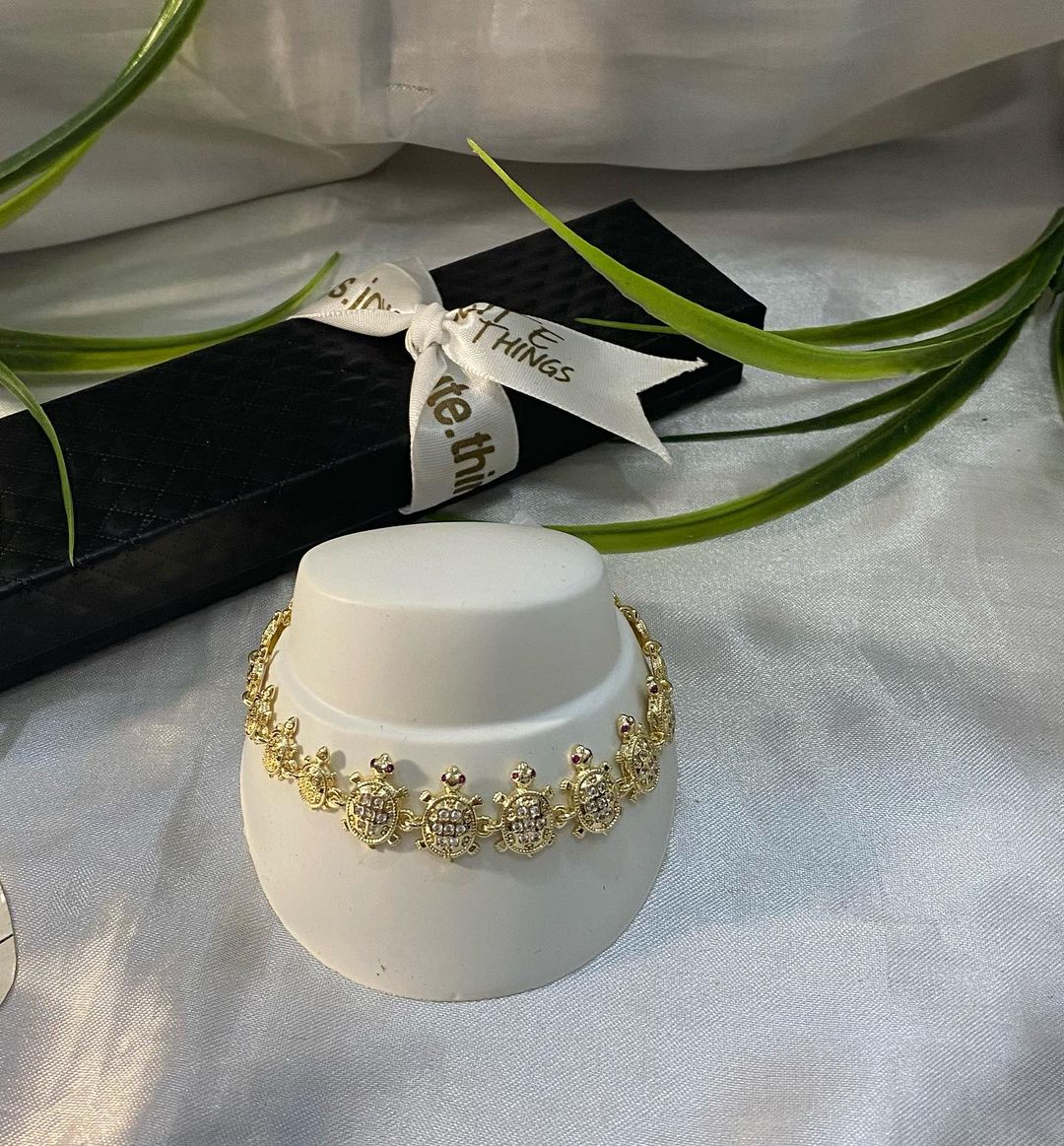 Pulsera de tortugas Chapa de oro