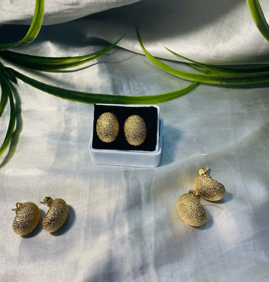 Aretes ovalados azucarados , Chapa de oro