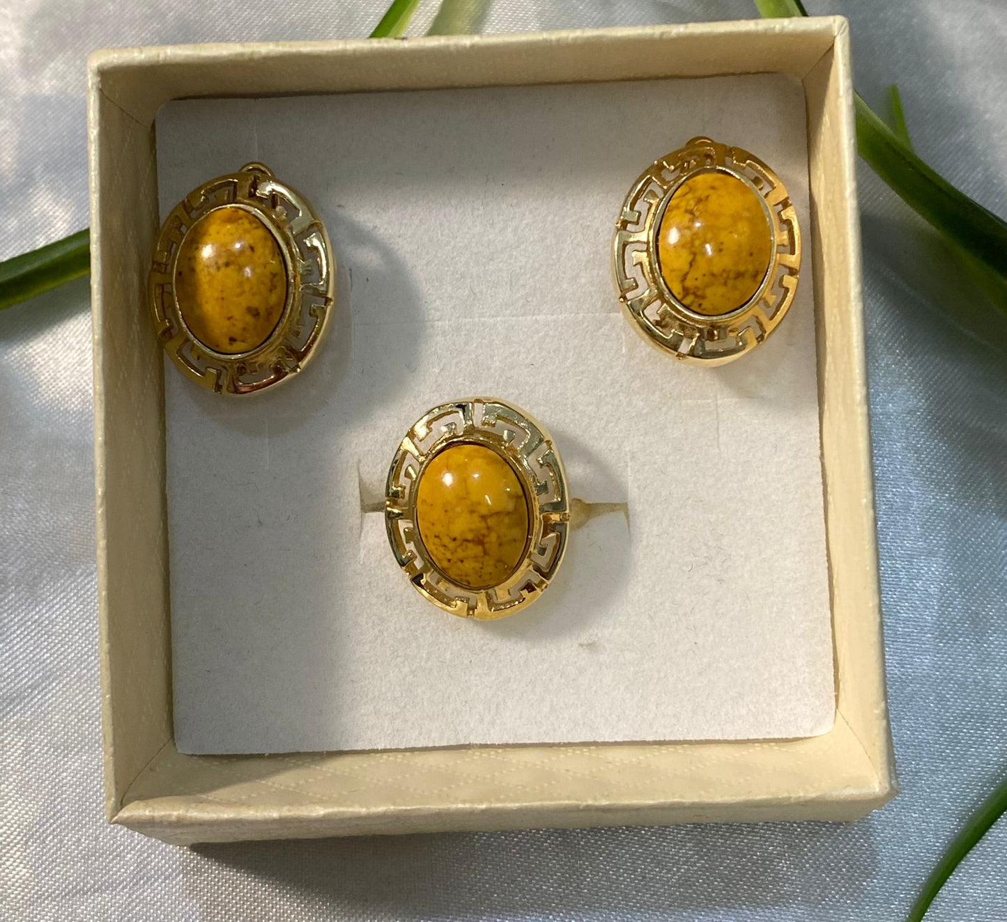 Juegos de aretes y anillos , Chapa de oro