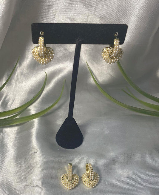 Arracadas con dije de corazón forradas de Perla