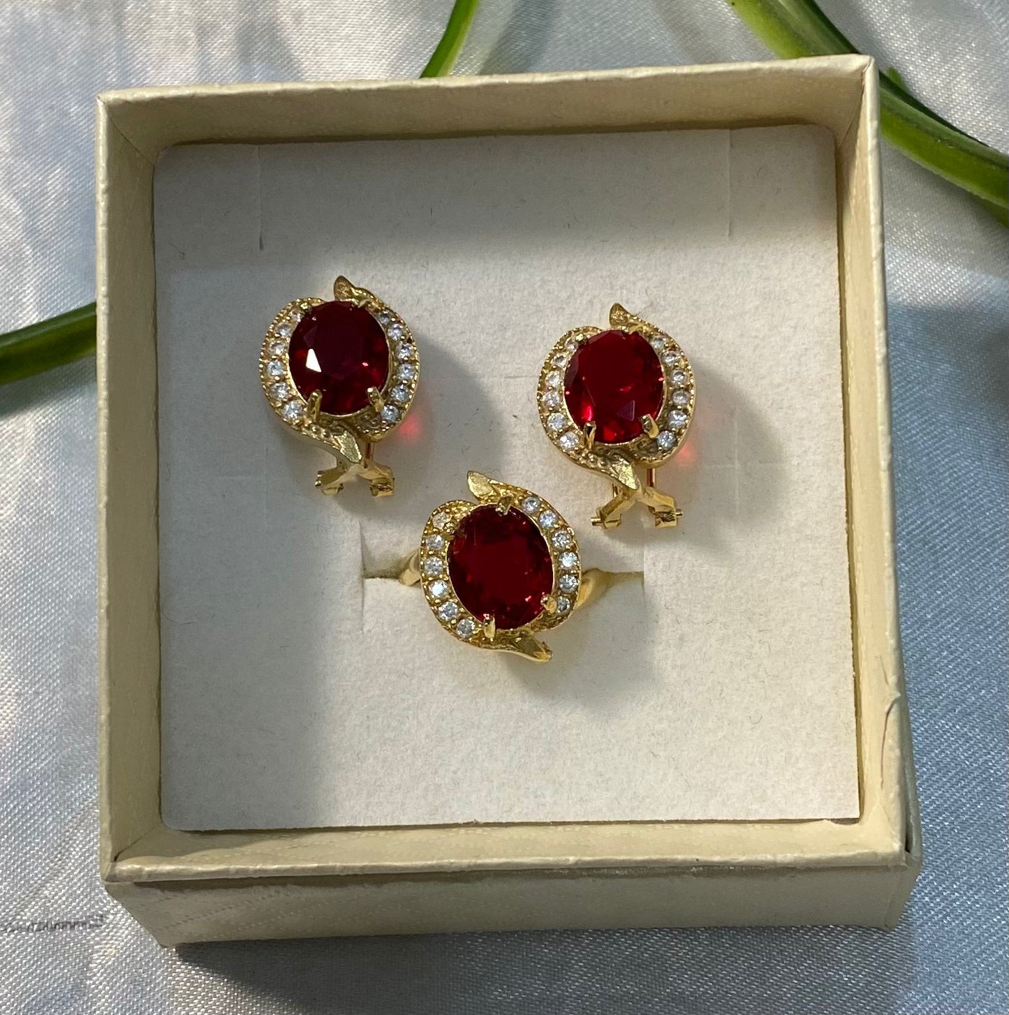 Juegos de aretes y anillo con Zirconia, Chapa de oro