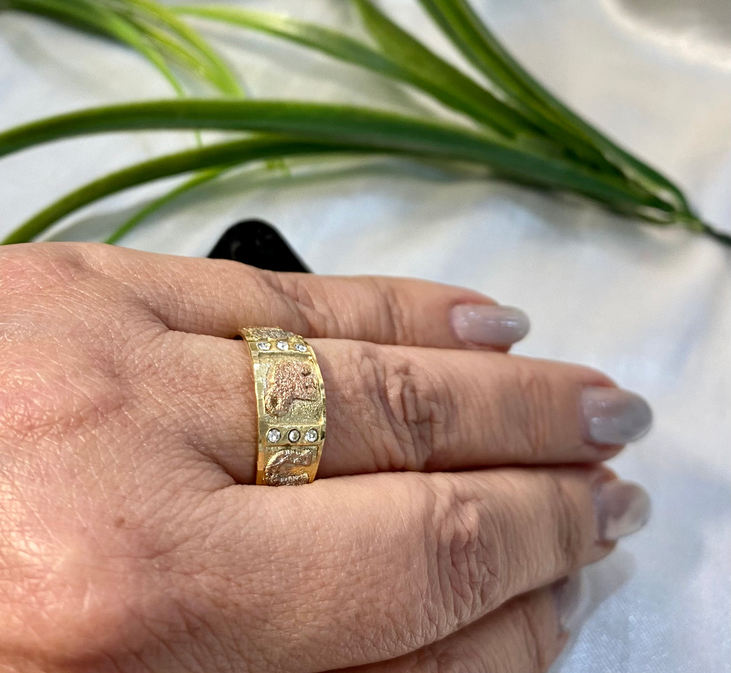 Anillo con los símbolos de la suerte florentino