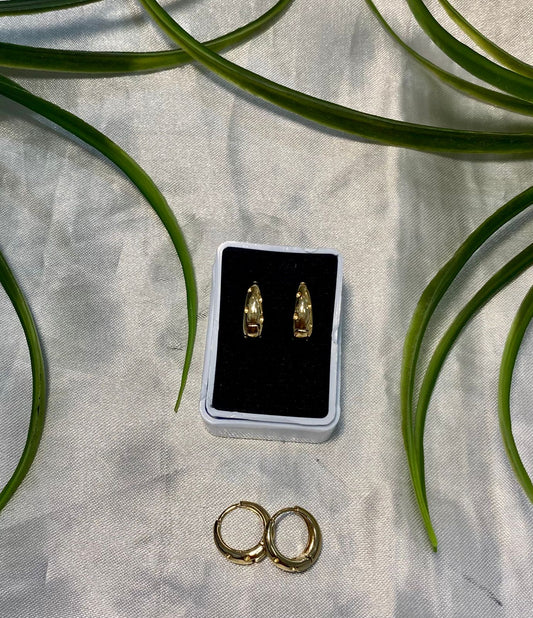Aretes tipo Huggies Chapa de oro