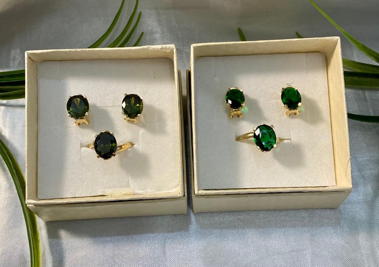 Juegos de aretes y anillo, Chapa de oro