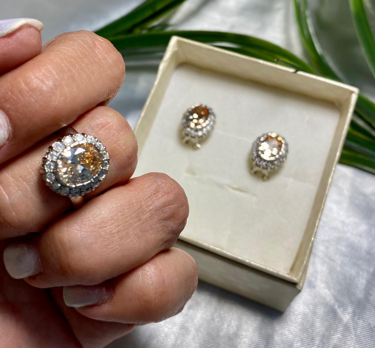 Juego de aretes y anillo estilo princesa en Rodio
