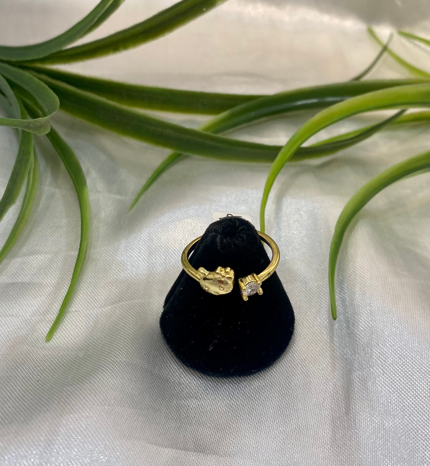 Anillo de gatita con zirconia