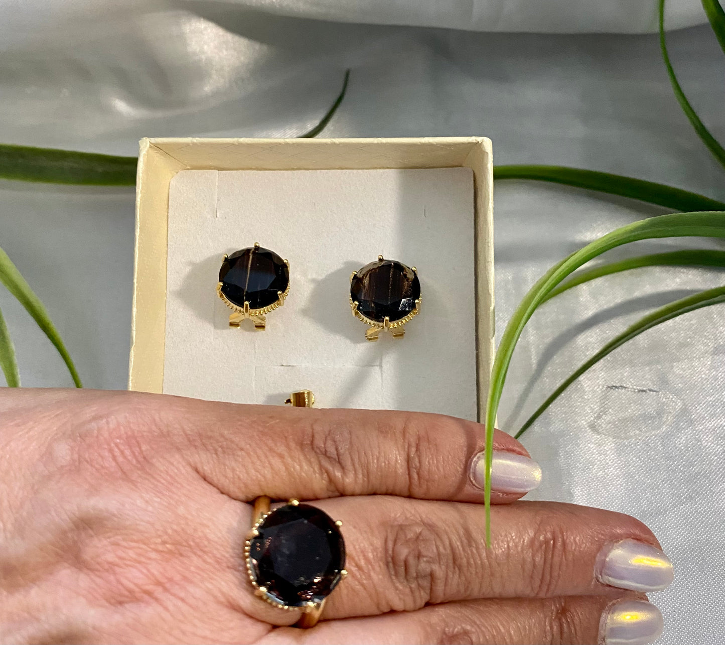 Juego de arete,anillo y dije de piedra redonda