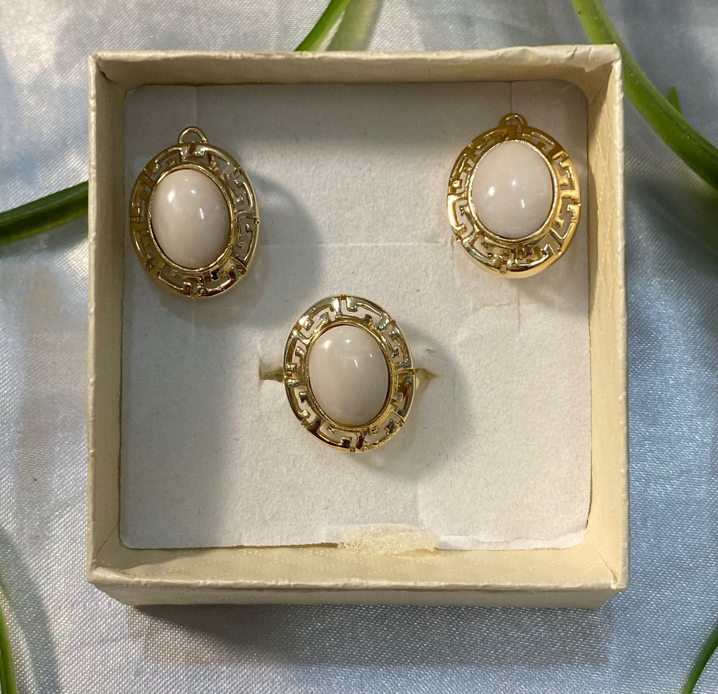 Juegos de aretes y anillos , Chapa de oro