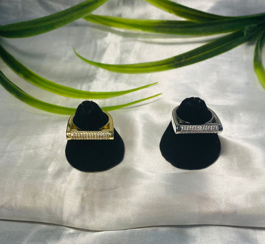 Anillos con pequeñas incrustaciones de zirconia en Chapa de oro y Rodio