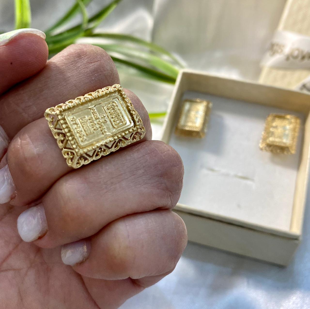 Juego de aretes,anillo y dije del crédito suizo, Chapa de oro