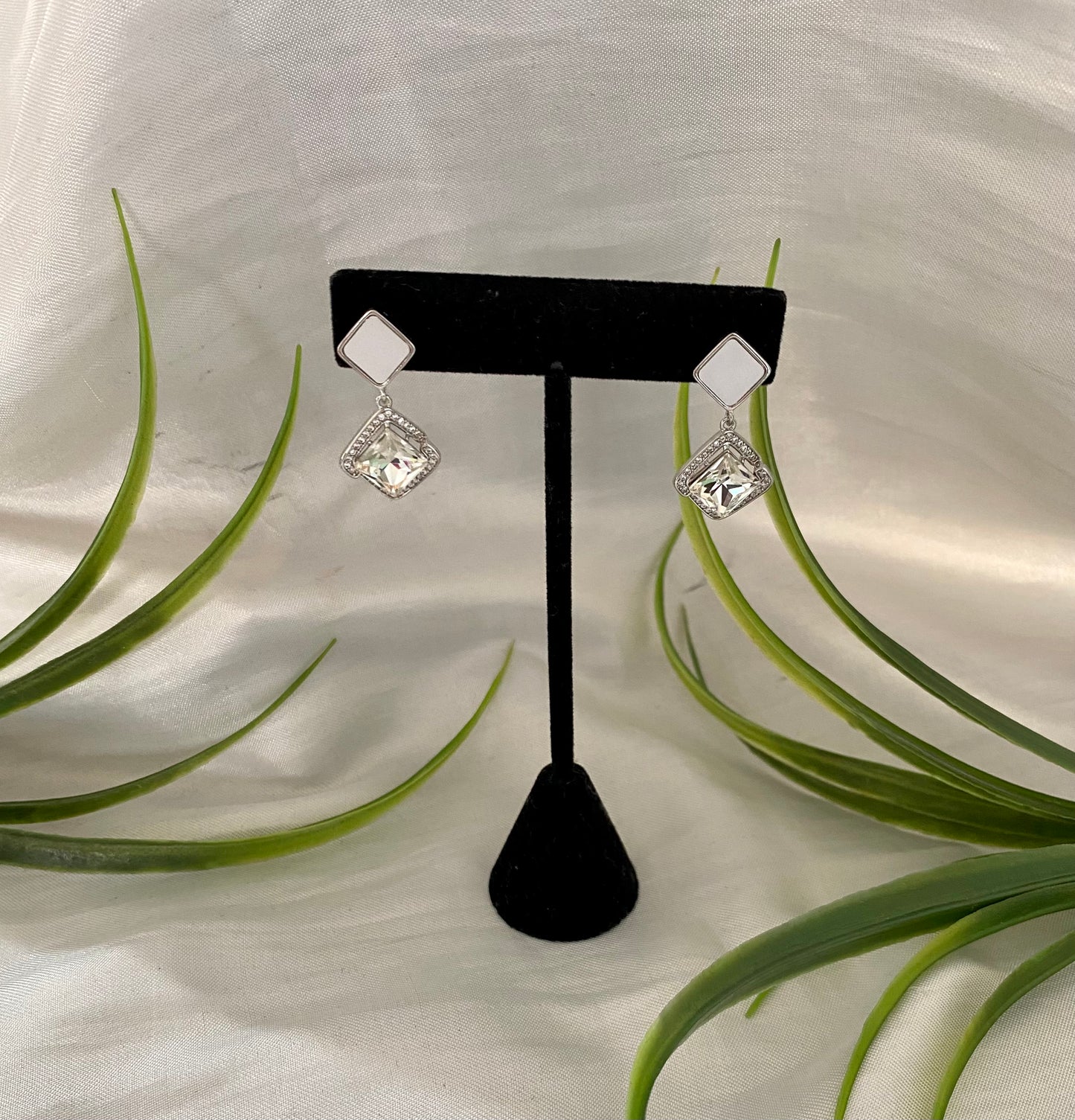 Arete con Zirconia colgante