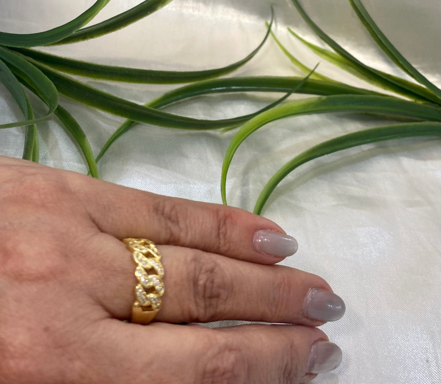 Anillo de eslabón con zirconia