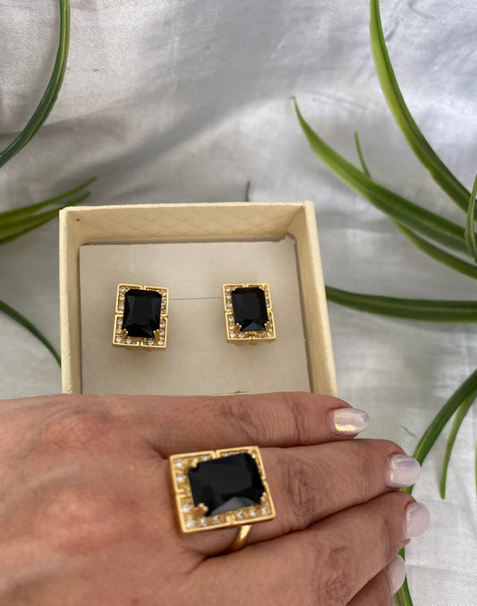 Juego de aretes y anillo con Piedra cuadrada y zirconia