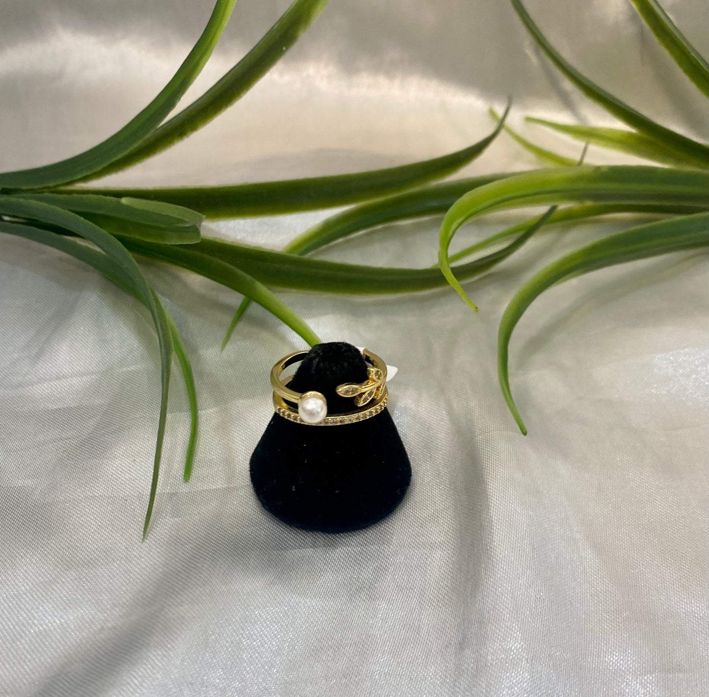 Anillo doble de perla y olivo