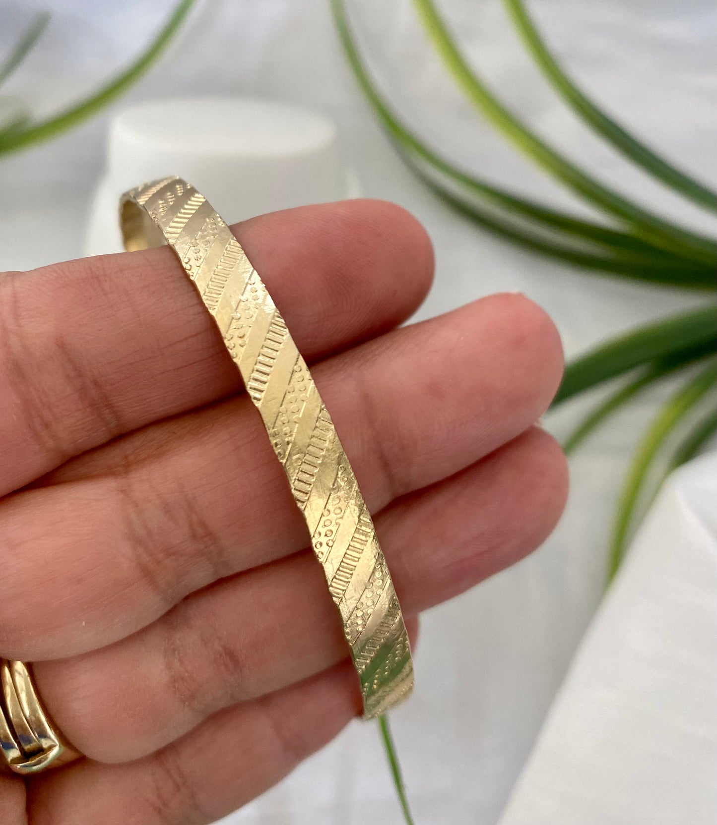 Pulsera de Aro rayada