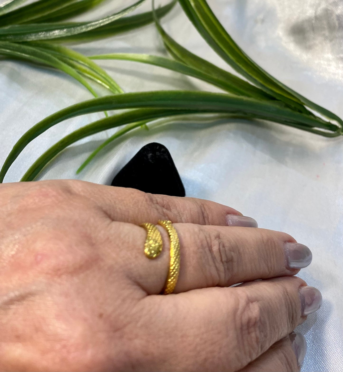 Anillo en forma de víbora