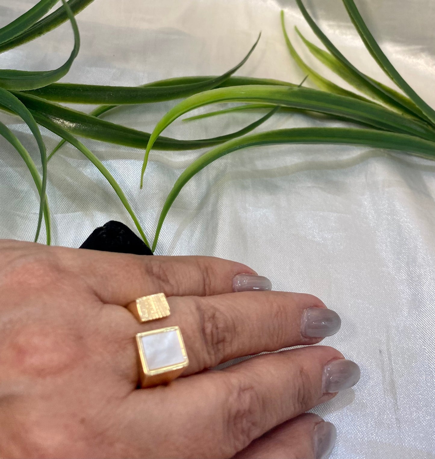 Anillo con cuadro madre perla