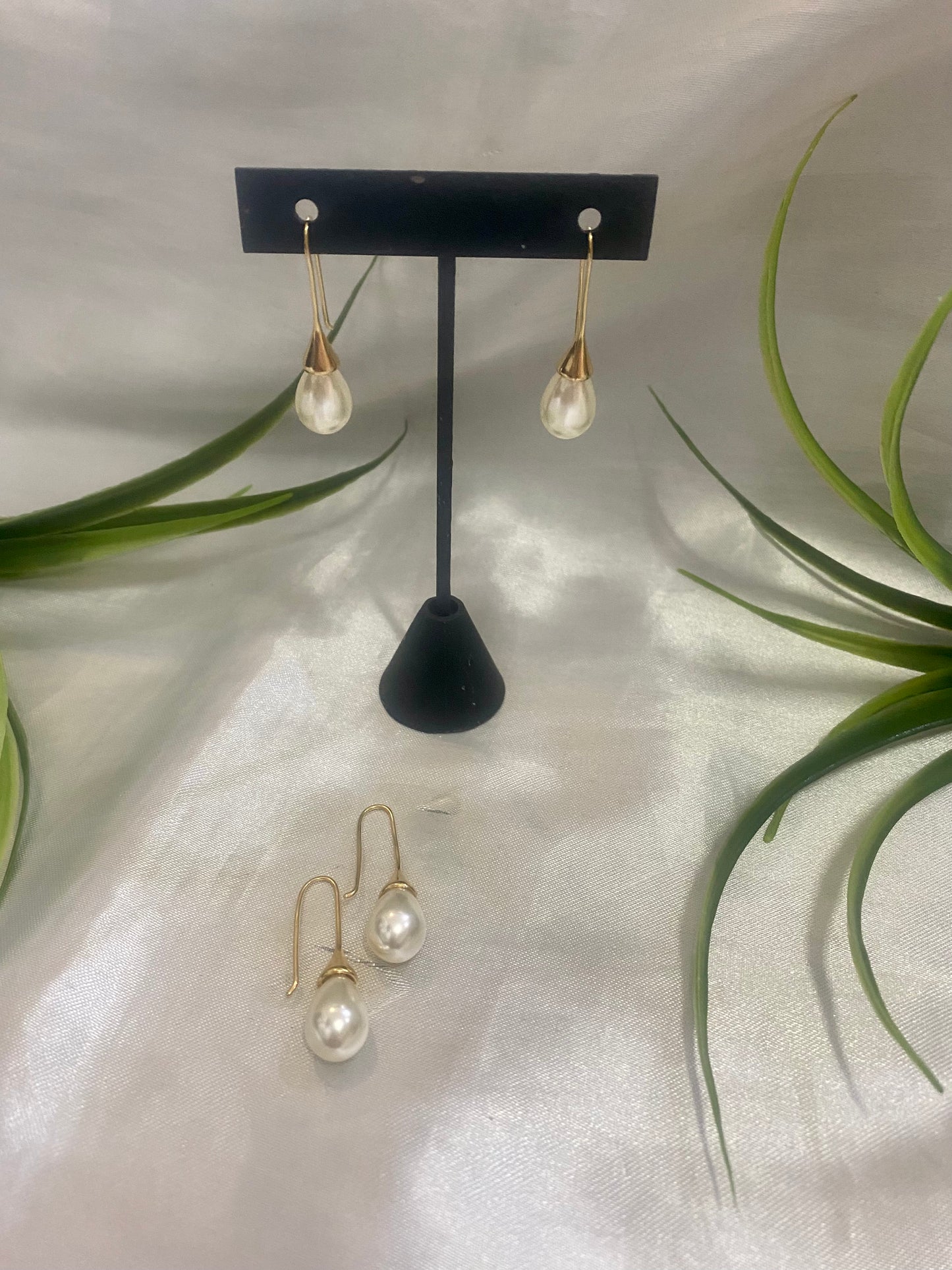 Arete tipo cono con Perla