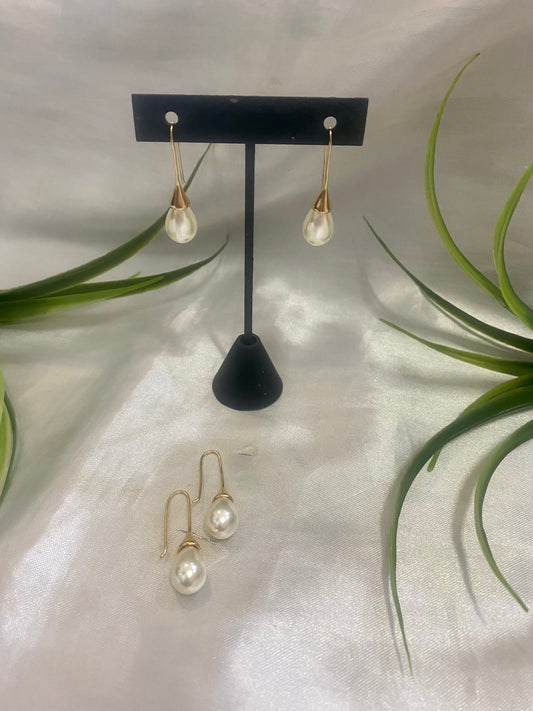 Arete tipo cono con Perla