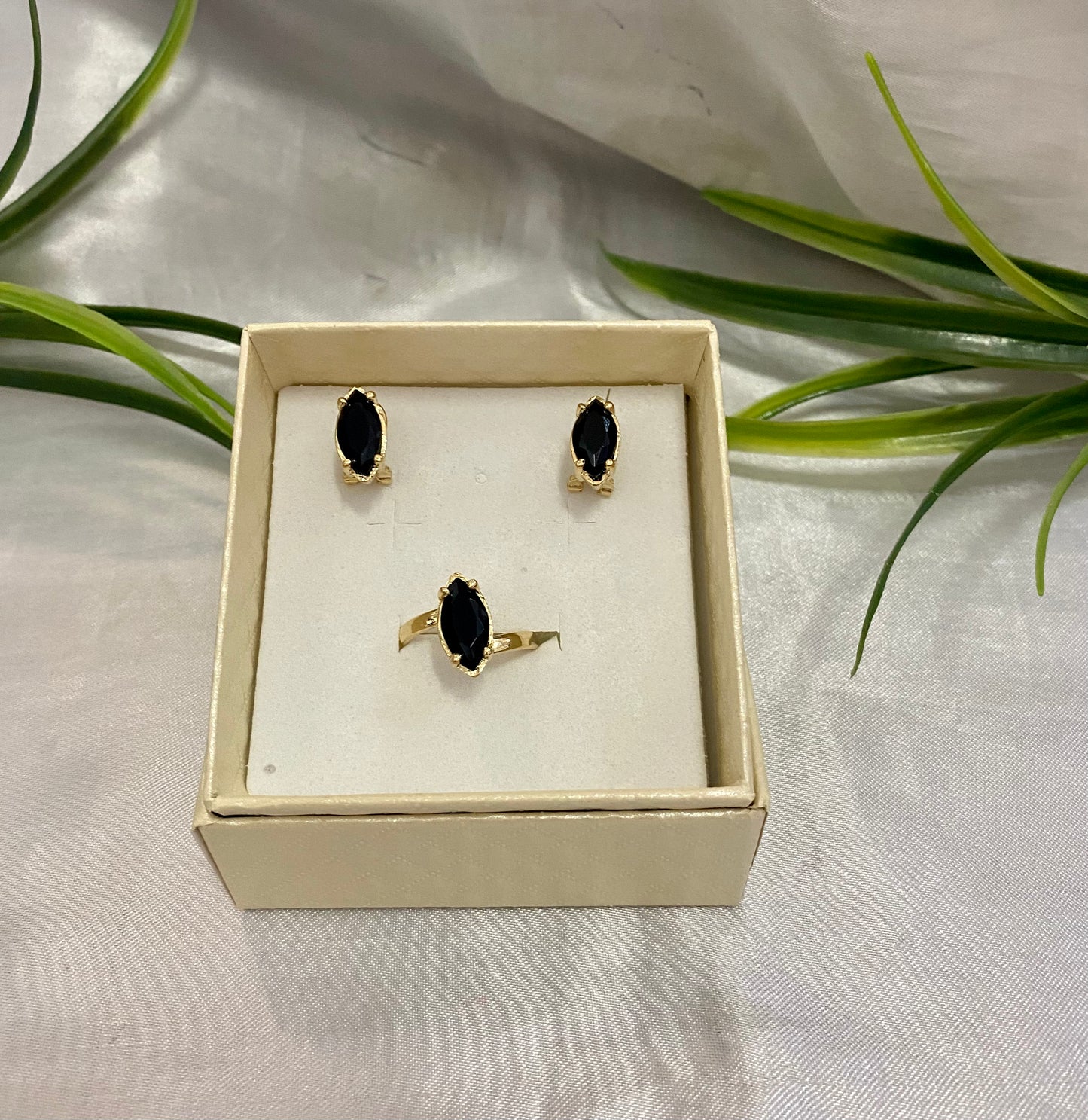 Juego con piedra en forma de gota Zirconia