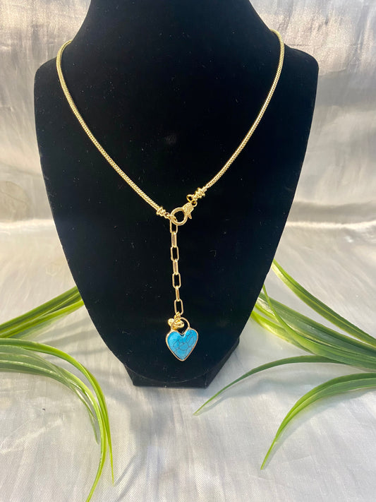 Collar con dije corazón de piedra colgante