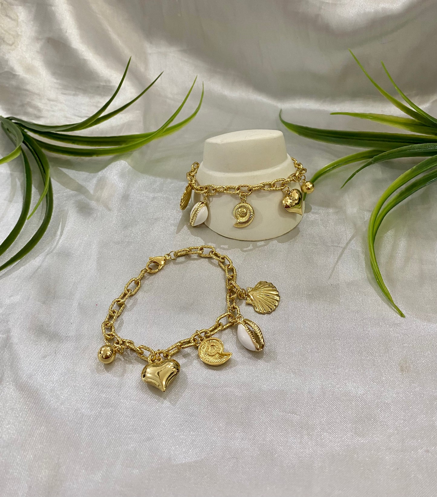 Pulsera conchas y corazón