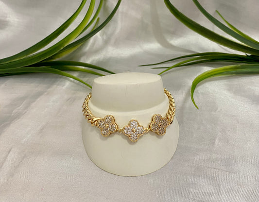 Pulsera con 3 flores de Zirconia